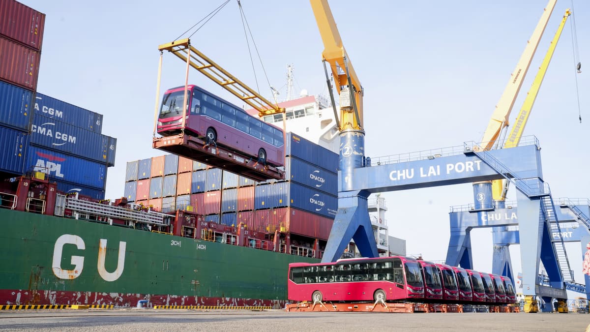 THACO sleeper buses are launched in the Philippines