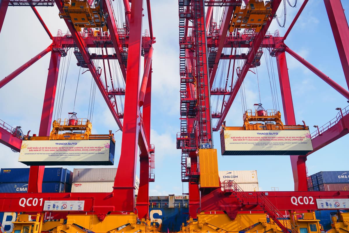 THACO AUTO boosts exports of THACO and international brand vehicles